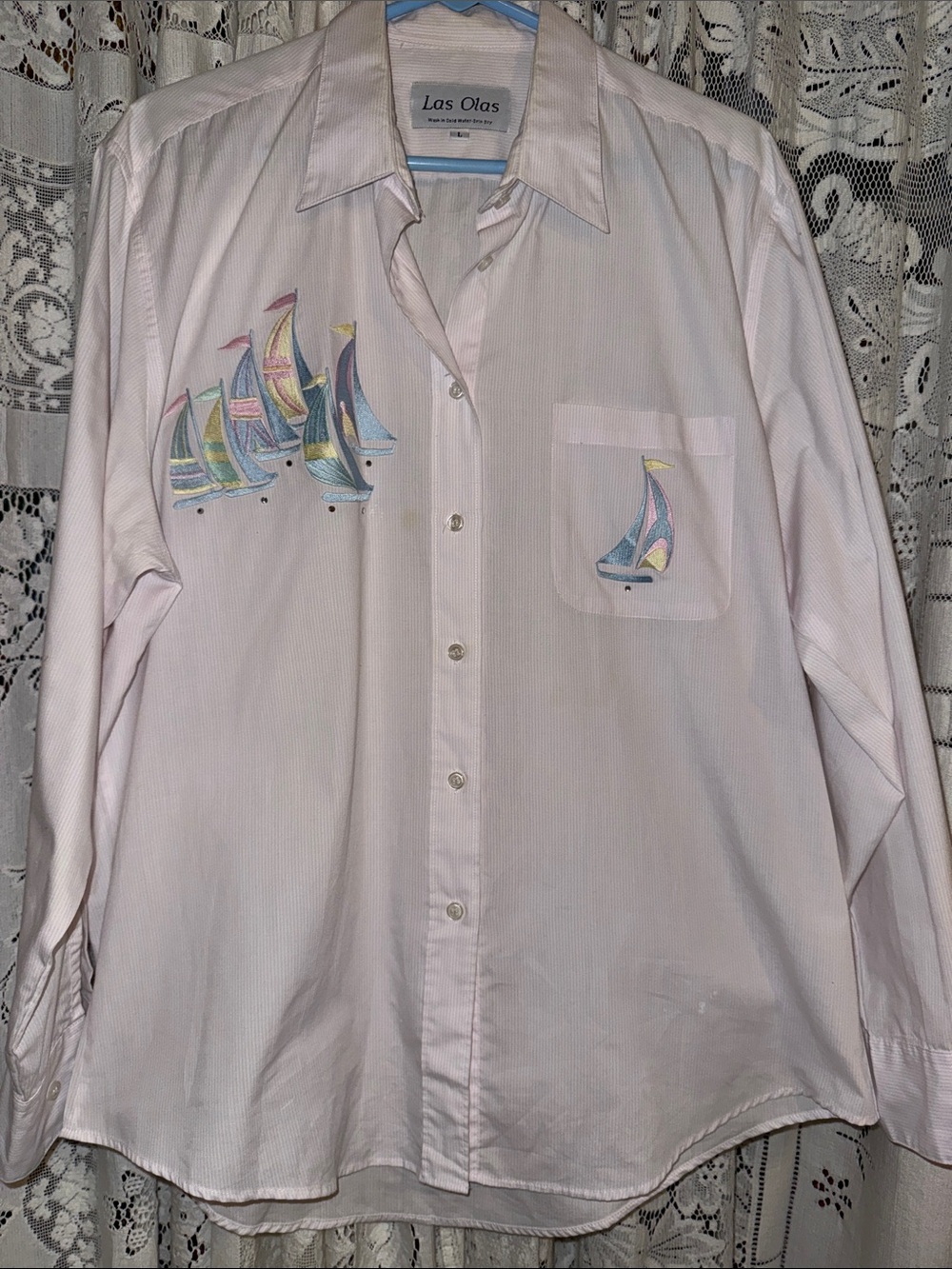 Las Olas Women’s Light Pink Sailboat Embroidered Button-Down Shirt